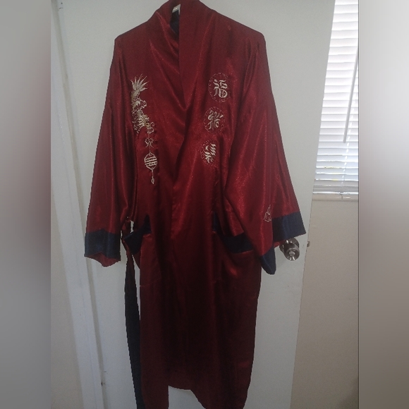 Reversible Chinese Robe Embroidered - Picture 2 of 6